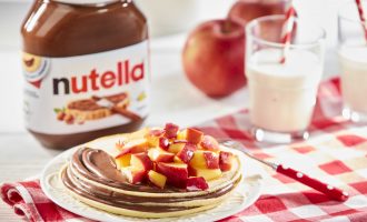 Nutella_pancakes_apples